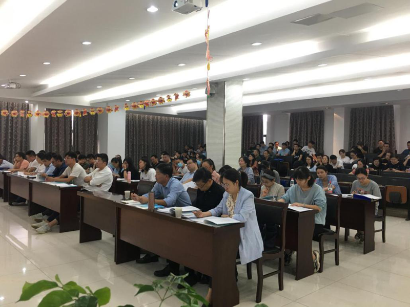 2020年9月27日,由北京國醫械華光認證有限公司(簡稱CMD)舉辦、我公司協辦的《醫療器械生產企業高層管理人員法規培訓班》在我公司學術報告廳成功舉行。 圖片1.png 2020年8月10日,江蘇省藥品監督管理局發布了“關于開展江蘇省醫療器械生產企業高層管理人員法規知識培訓和考核的通告”。為進一步強化我省醫療器械生產企業法律意識和質量意識,嚴格落實企業主體責任,提升企業管理水平,幫助企業高層管理人員開展法規學習,在新型冠狀病毒肺炎得到有效控制的情況下,CMD受江蘇省藥監局委托在力博培訓基地舉辦了此次培訓班。 圖片2.png 本次培訓由CMD專職講師郭新海為大家講解醫療器械生產相關的法規規章和規范性文件、淺析如何當好醫療器械組織管理者代表、及常見案例的分析。 圖片3.png 2018年8月,CMD與我公司合作建立了北京國醫械華光認證有限公司(江陰力博)培訓基地。培訓基地成立至今,已舉辦多次法規培訓班,對促進地區醫療器械生產企業依國家法律法規實施生產經營管理活動,培養醫療器械行業所需的緊缺人才起到了積極作用。